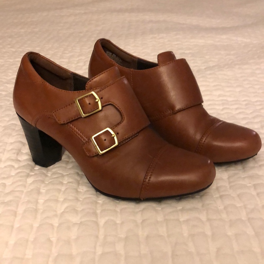 Clark’s Sapphire Athena Buckled Booties Sz 8
